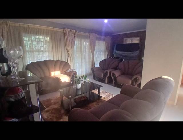 2 BEDROOM FREEHOLD FOR SALE IN SONHEUWEL EXT 1